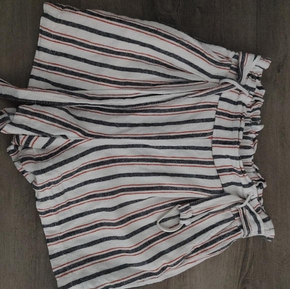 Shorts - Picture 1 of 2